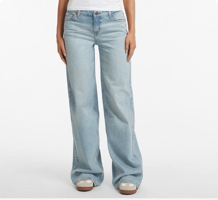 ★人気★GUESS★LADIES 'Denim Crystal Wide Pants NMAIXX LADIES' Denim Pants デニムパンツ | GUESS(ゲス) JAPAN 公式